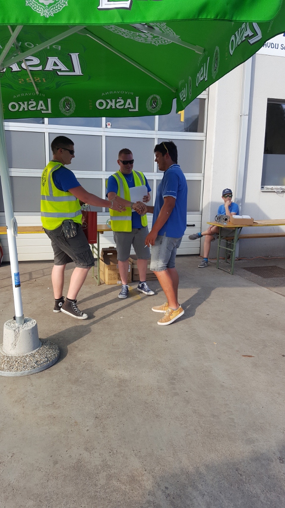 20180526_181230 (576 x 1024)