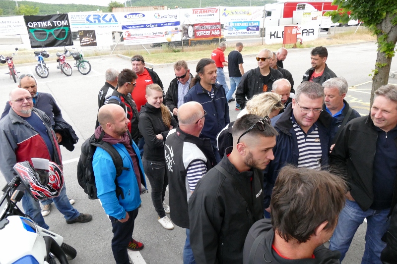 P1130024 (800 x 533)