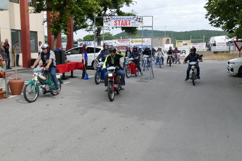 P1130129 (800 x 533)