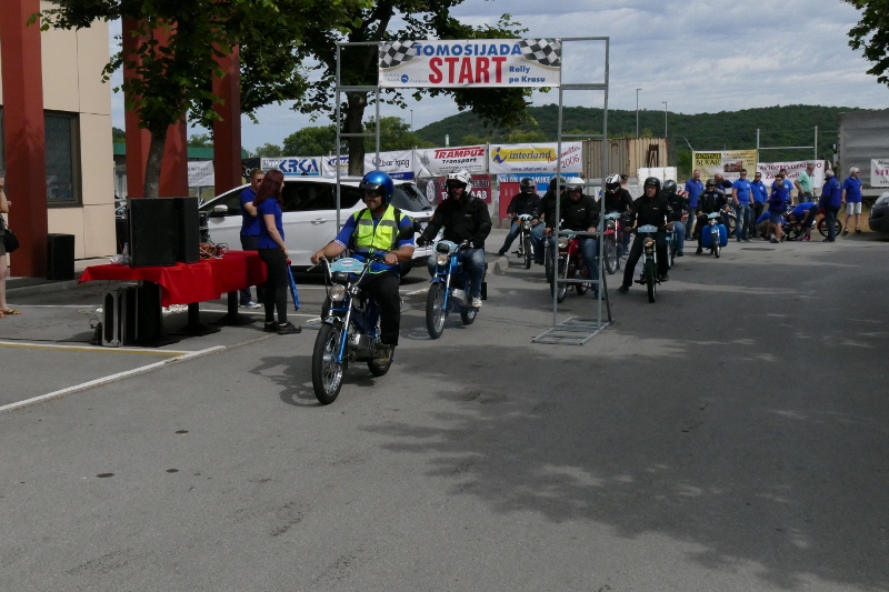 P1130166 (800 x 533)