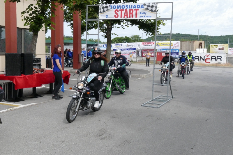 P1130187 (800 x 533)